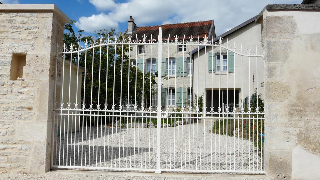 Bed and Breakfast La Promenade En Champagne Mussy-sur-Seine Esterno foto